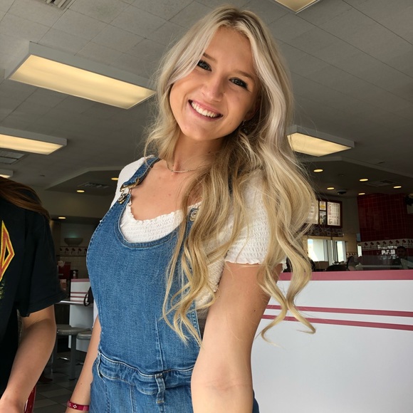 WELCOME - Picture 2 of 8